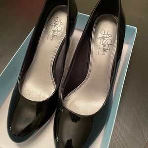 Life Stride Black Patent Heels - Size 9M